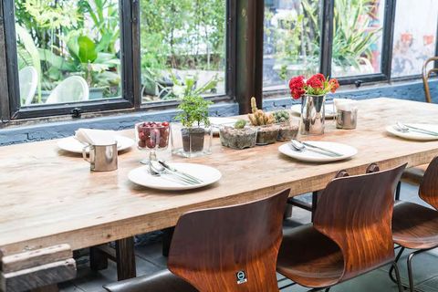 Industrial Dining Table Styles Guide: Explore Designs, Materials, and Trends