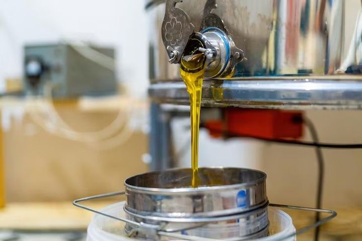 Lubricant Manufacturing: A Complete Guide to Types, Processes, and Applications