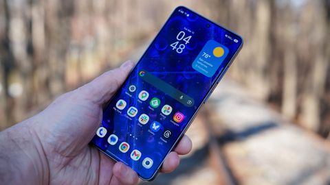 Smartphone Reviews and Comparisons: Features, Performance and Technology Guide