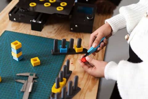 Advanced Materials Overview: Types, Uses, Technologies, and Industry Insights