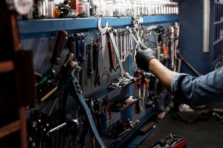 Complete Guide to Factory Tools and Manufacturing Equipment