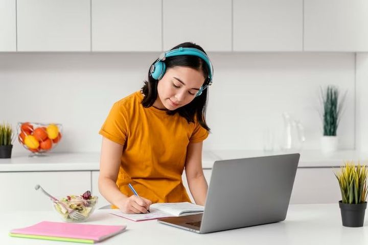 A Complete Guide to Understanding Online Education Platforms