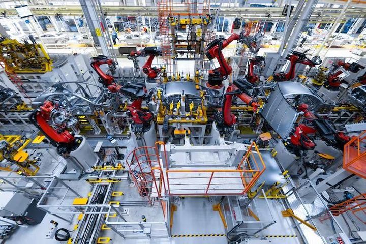 Industrial Automation Machinery Guide: Explore Types, Uses, Systems, and Modern Technology