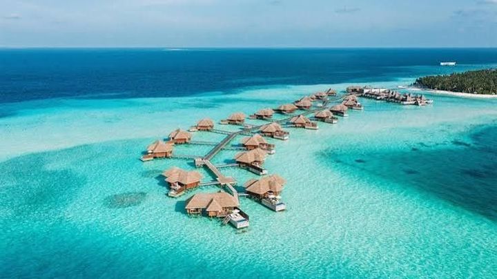 Maldives Travel Guide: Explore Beautiful Islands, Local Culture and Travel Tips