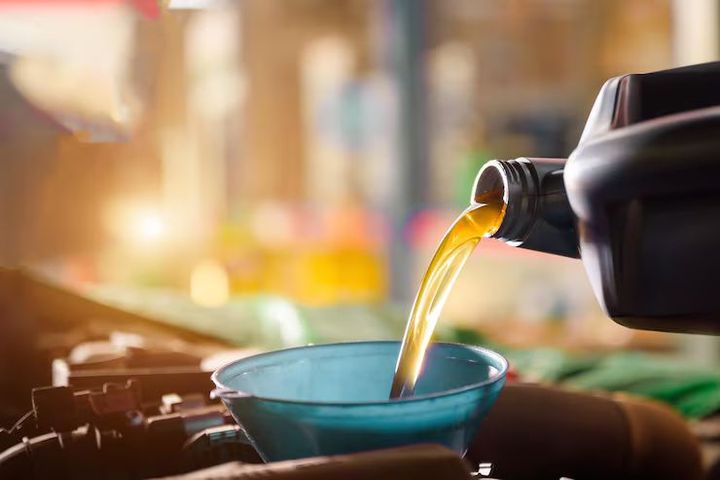 Synthetic Oils to Avoid: Buyer’s Guide for Engine Health