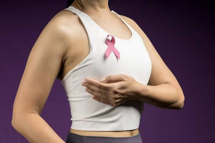 Breast Cancer Explore Guide to Symptoms, Causes, Diagnosis, and Treatment Insights